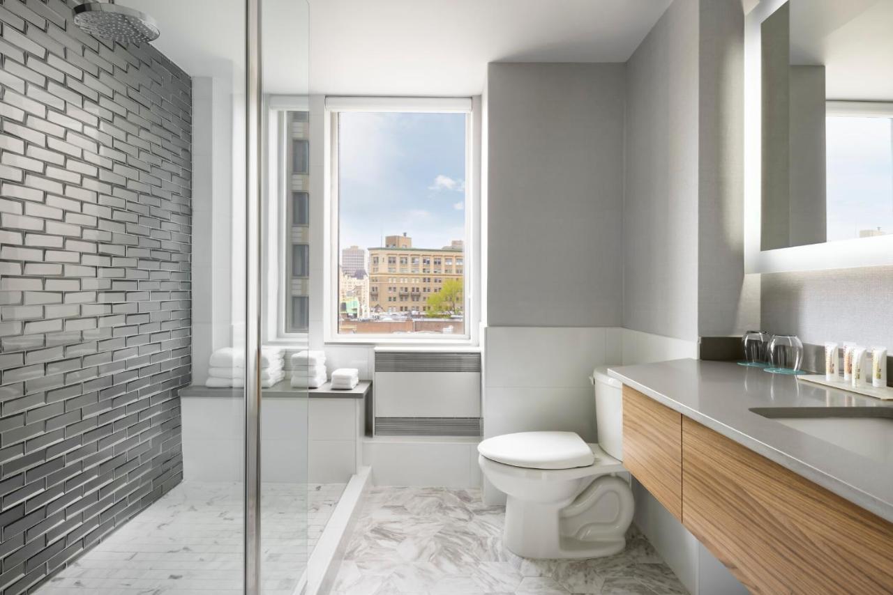 Sens Hotel Монреал Екстериор снимка