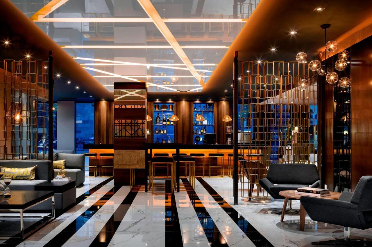 Sens Hotel Монреал Екстериор снимка