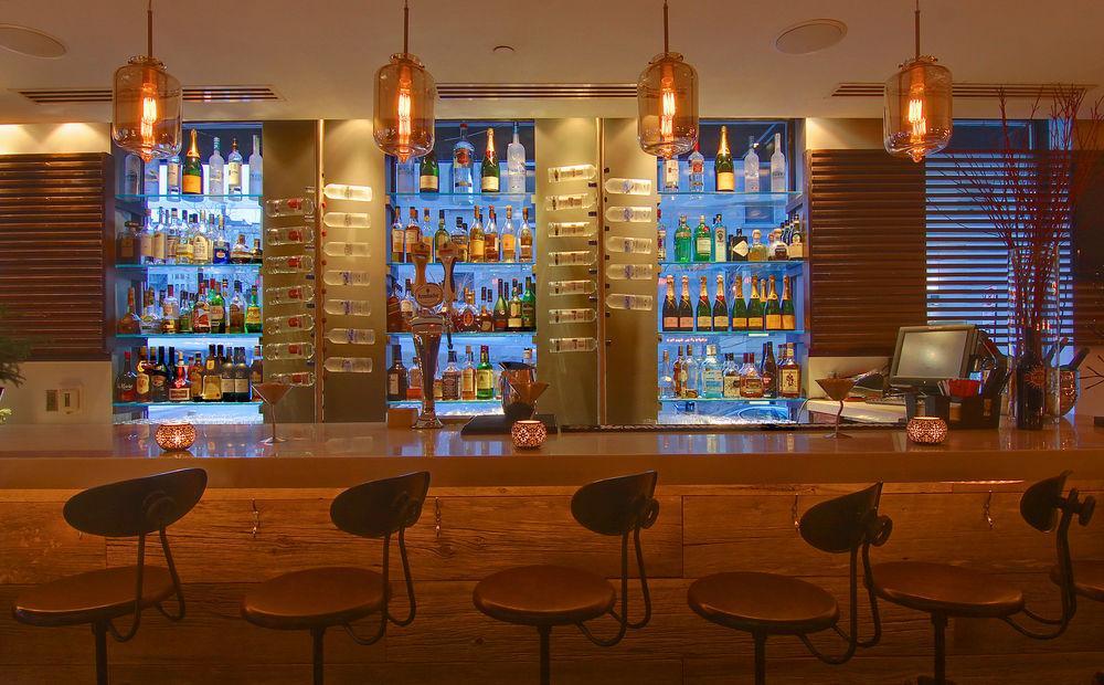 Sens Hotel Монреал Екстериор снимка