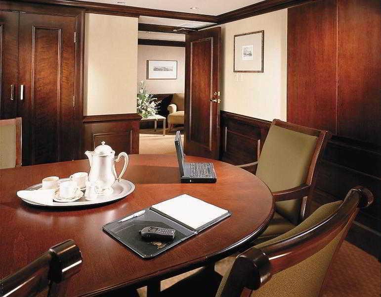 Sens Hotel Монреал Екстериор снимка