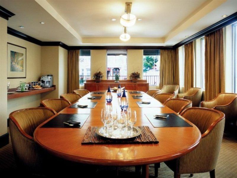 Sens Hotel Монреал Екстериор снимка